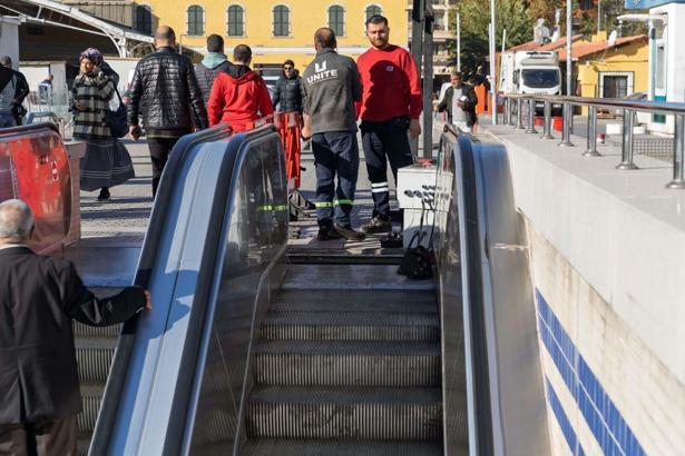 İzmir Metro'da yürüyen merdiven ve asansörler artık daha güvenli