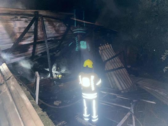 Gönen'de ağılda çıkan yangında 8 koyun telef oldu