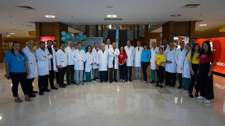 İEÜ Medical Point'te 24 saatte 4 başarılı operasyon