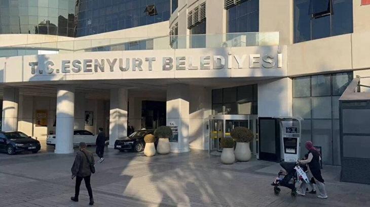 Ahmet Özer'in yardımcısı hakkında yakalama kararı