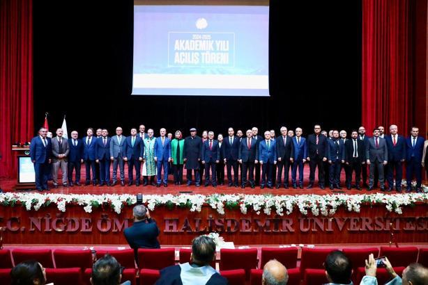 NÖHÜ'de 2024-2025 akademik yılı açılış töreni