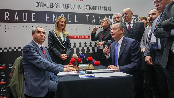 Özgür Özel, Görme Engelliler Ulusal Satranç Turnuvası'na katıldı