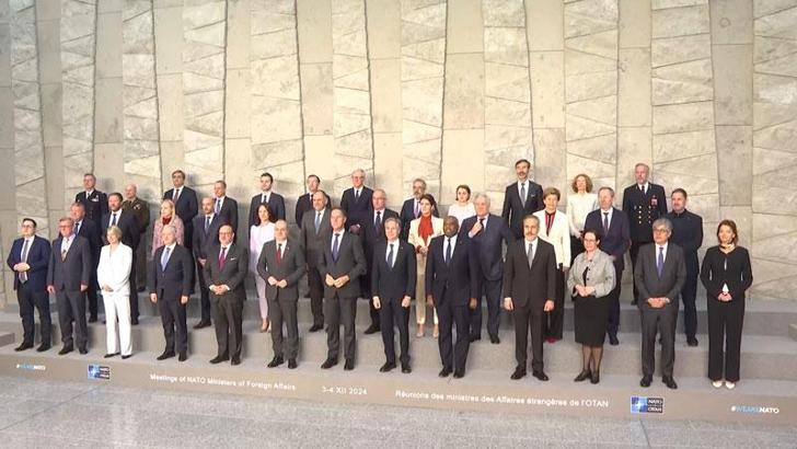 Bakan Fidan, NATO Dışişleri Bakanları Toplantısı aile fotoğrafı çekimine katıldı