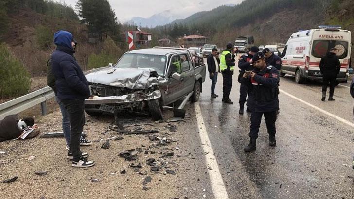 Şehidin cenaze konvoyunda kaza; 6 yaralı