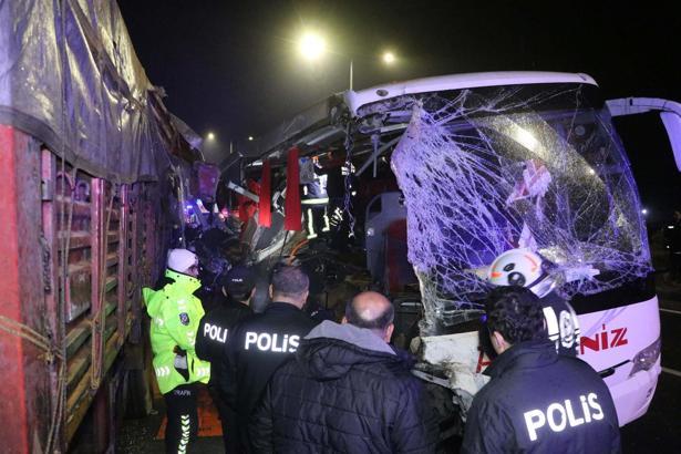Denizli'deki otobüs kazasında yaralanan İngiliz kadın 3 gün sonra öldü