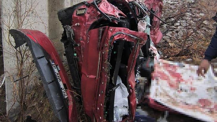 Ankara'da otomobil şarompele yuvarlandı; aynı aileden 5 kişi öldü