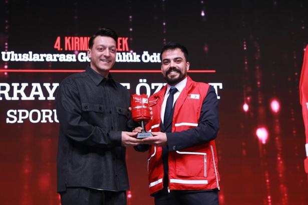 Kırmızı Yelek Uluslararası Gönüllülük Ödülleri 4’üncü kez sahiplerini buldu