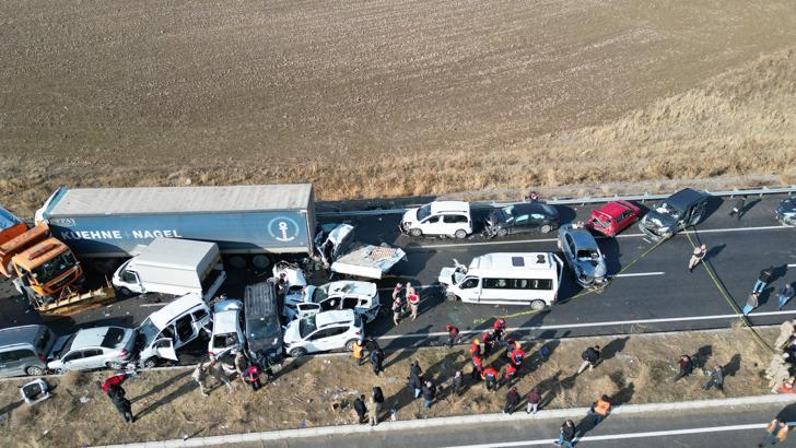 Van'da 2 ayrı zincirleme kaza; 1 ölü, 51 yaralı / Ek fotoğraflar