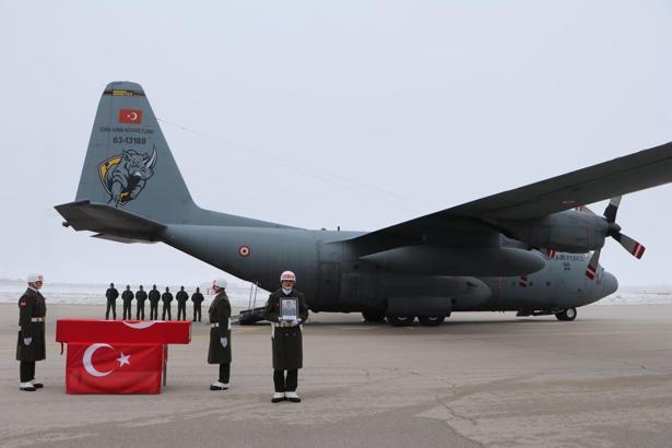 Şehit Nergiz'in cenazesi Erzurum'da; babası 'Susun, Taha uyuyor' diye bağırdı