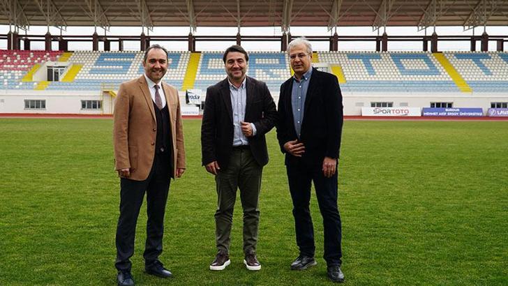 TFF Futbol Gelişim Direktörü Bayraktar, MAKÜ Tesisleri’ni inceledi