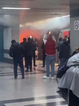 Ankara'da Batıkent metro istasyonunda yangın; o anlar kamerada