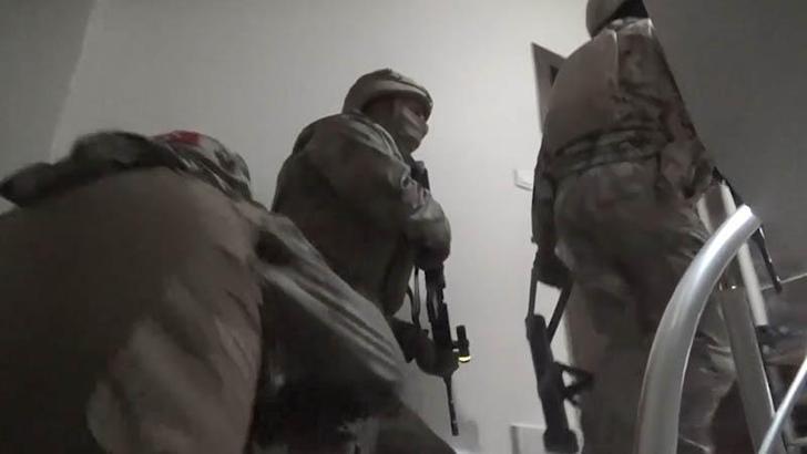 Ahmet Özer'e ilişkin soruşturmada gözaltına alınan 12 kişiden 11'i tutuklandı