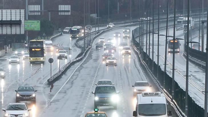 İstanbul'da sağanak yağış etkili oluyor