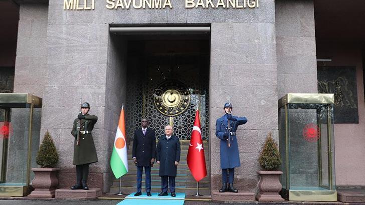 Bakan Güler, Nijerli mevkidaşı Mody ile bir araya geldi