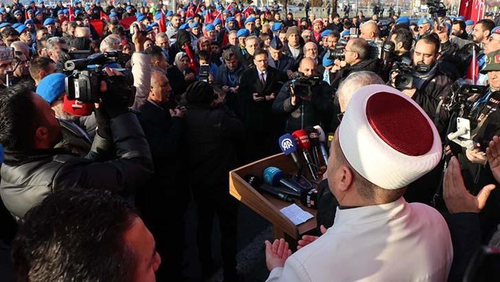 Kayseri'de 8 yıl önce terör saldırısında şehit olan 15 asker anıldı