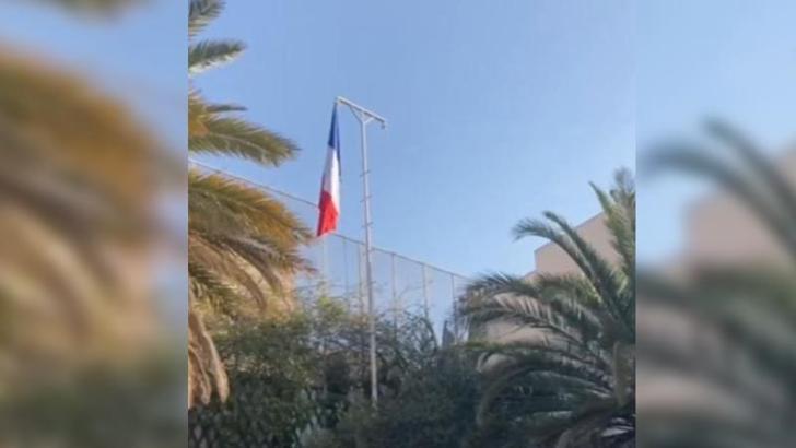 Fransa, 12 yıl sonra Şam Büyükelçiliği'ne bayrak astı