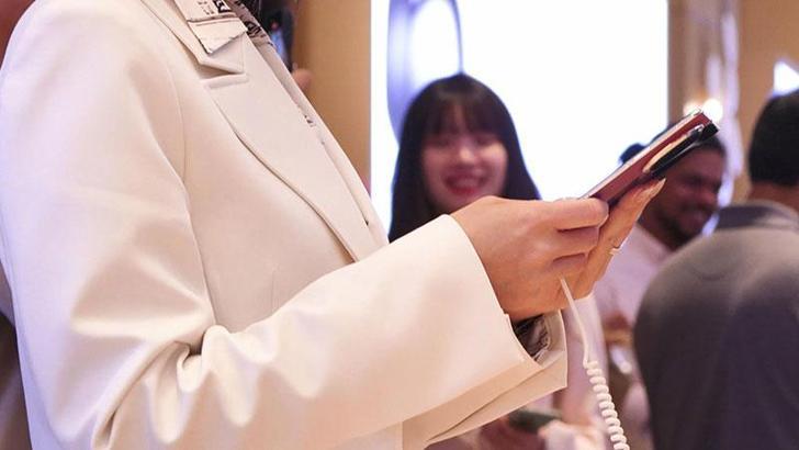 İstanbul - Huawei katlanabilen telefon, klips kulaklık ve kağıt ekranlı tableti Dubai'de tanıttı