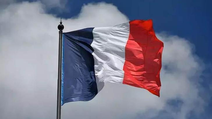 Fransa'da yeni hükümet kuruldu