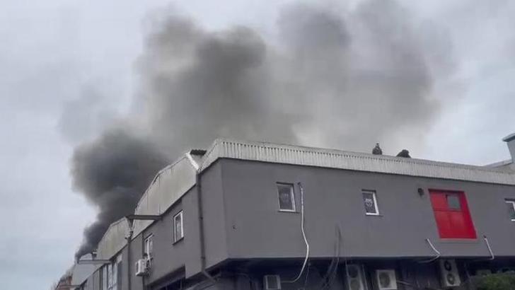 Bahçelievler'de iş yerinde çıkan yangın kısa sürede söndürüldü