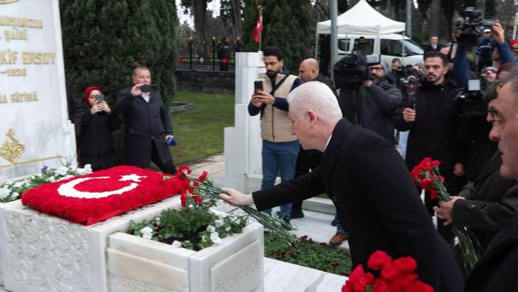 İstanbul - Şair Mehmet Akif Ersoy Edirnekapı'daki mezarı başında anıldı