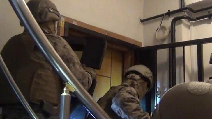 İstanbul'da terör operasyonu: Taksim'de bombacısına lojistik destek saÄŸlayan 2 kiÅŸiyle birlikte 11 gözaltı