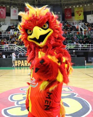 Göztepe'nin maskotu ilk maçta karakolluk oldu