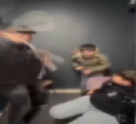 İstanbul- Esenyurt'ta sağır ve dilsiz çocuğa şiddet uygulayan 2 şüpheli tutuklandı