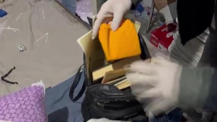 Uyuşturucu emdirilmiş kağıtları dini kitapların arasına gizlemişler: 5 tutuklama