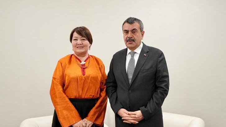 Bakan Tekin, Kırgızistan Eğitim ve Bilim Bakanı Sharsheevna ile görüştü