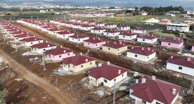 Samandağ'da villa tipi köy evlerinde sona gelindi