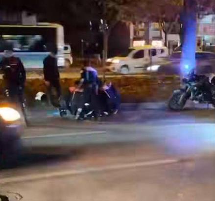 Antalya'da trafik kazasına karışan yunus polisi bacağından yaralandı