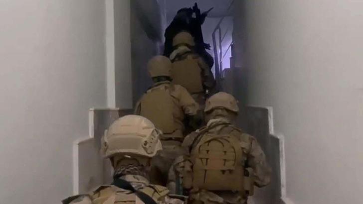 İzmir'de FETÖ operasyonu: 17 gözaltı