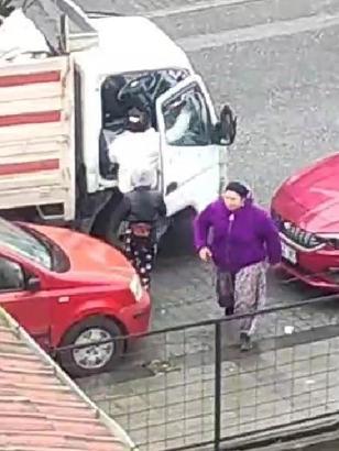 İstanbul- Ümraniye'de kadınların kavgası kamerada