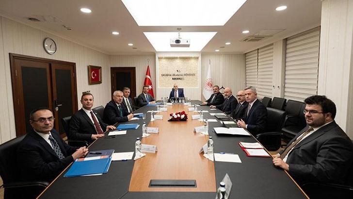 Bakan Işıkhan ile görüşen İmamoğlu; Belediyelerin SGK borçlarıyla alakalı uzlaşı masası kurulacak