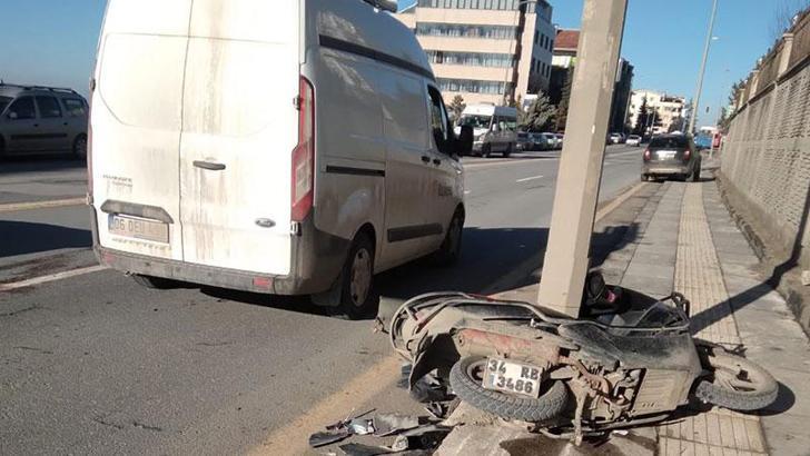 Motosiklet, kamyonete çarptı; ehliyetsiz sürücü ağır yaralı