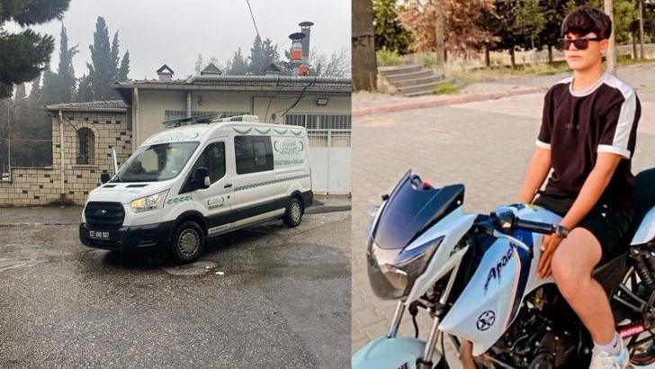 Otomobil ile motosiklet çarpıştı; 17 yaşındaki Seyfi kurtarılamadı