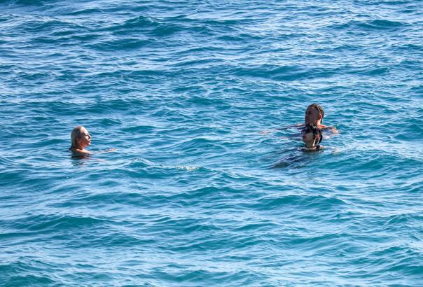 Antalya'da sömestir tatili yoğunluğu; Konyaaltı Sahili doldu