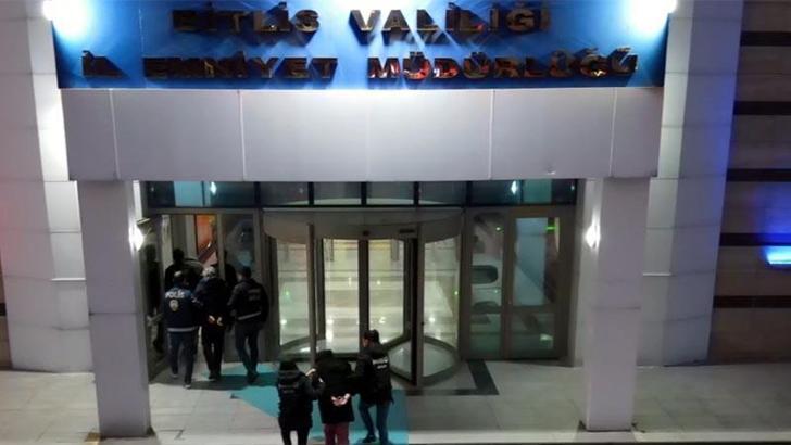 İranlı 3 yolcunun mide ve bağırsaklarından 1 kilo 126 gram metamfetamin çıktı