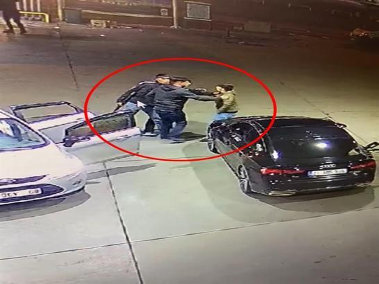 16 yaşındaki çocuğu zorla otomobile bindirip kaçıran şüphelilerden 1’i tutuklandı