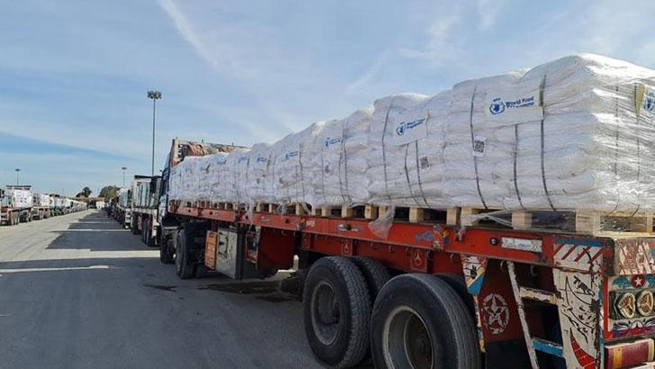 Ateşkesin ardından yardım tırları Gazze’ye ulaştı