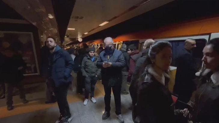 Sabiha Gökçen Havalimanı metro hattında elektrikler kesildi, seferler aksadı