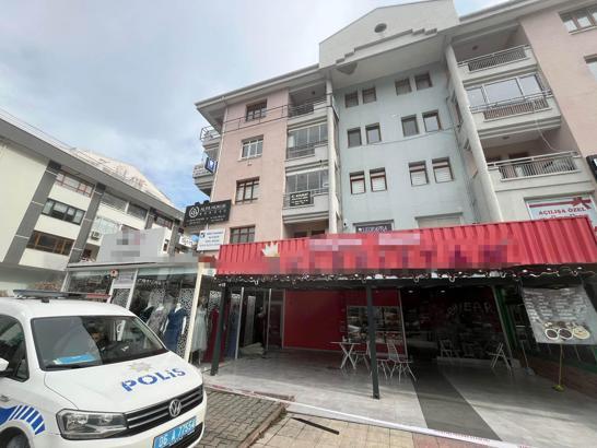 Ankara'da 5'inci kattan düşüp, ağır yaralandı