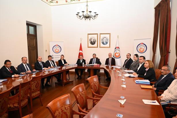 Vali Şahin: Konyaaltı sahilimizi koruyacağız