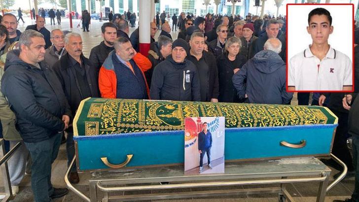 Bolu'daki yangında hayatını kaybeden lise öğrencisi Eren, son yolculuğuna uğurlandı