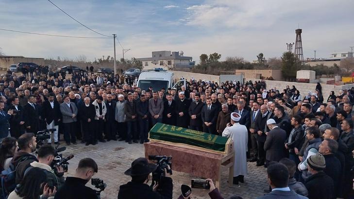 Bolu'daki yangında ölen Dilara defnedildi; kalp hastası babasına göz kulak olmak için gitmiş