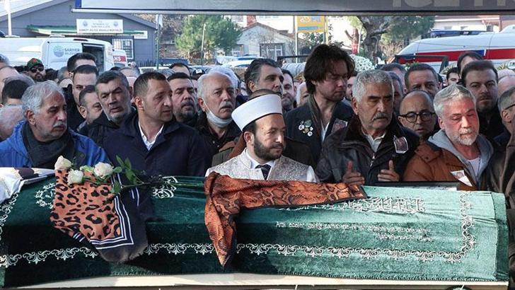 Kartalkaya'da otel yangınında hayatını kaybeden Müge Turan ve kızı son yolculuğuna uğurlandı