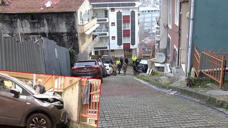 Kağıthane’de yokuÅŸtan kayan otomobil istinat duvarına çarptı