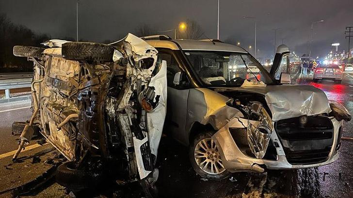 Ters yönde ilerleyen alkollü sürücü zincirleme kazaya neden oldu: 4 yaralı