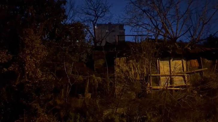 Üsküdar'da gecekonduda çıkan yangında 2 kişi hayatını kaybetti