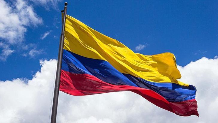 Kolombiya göçmenleri taşıyan ABD uçaklarını geri gönderdi